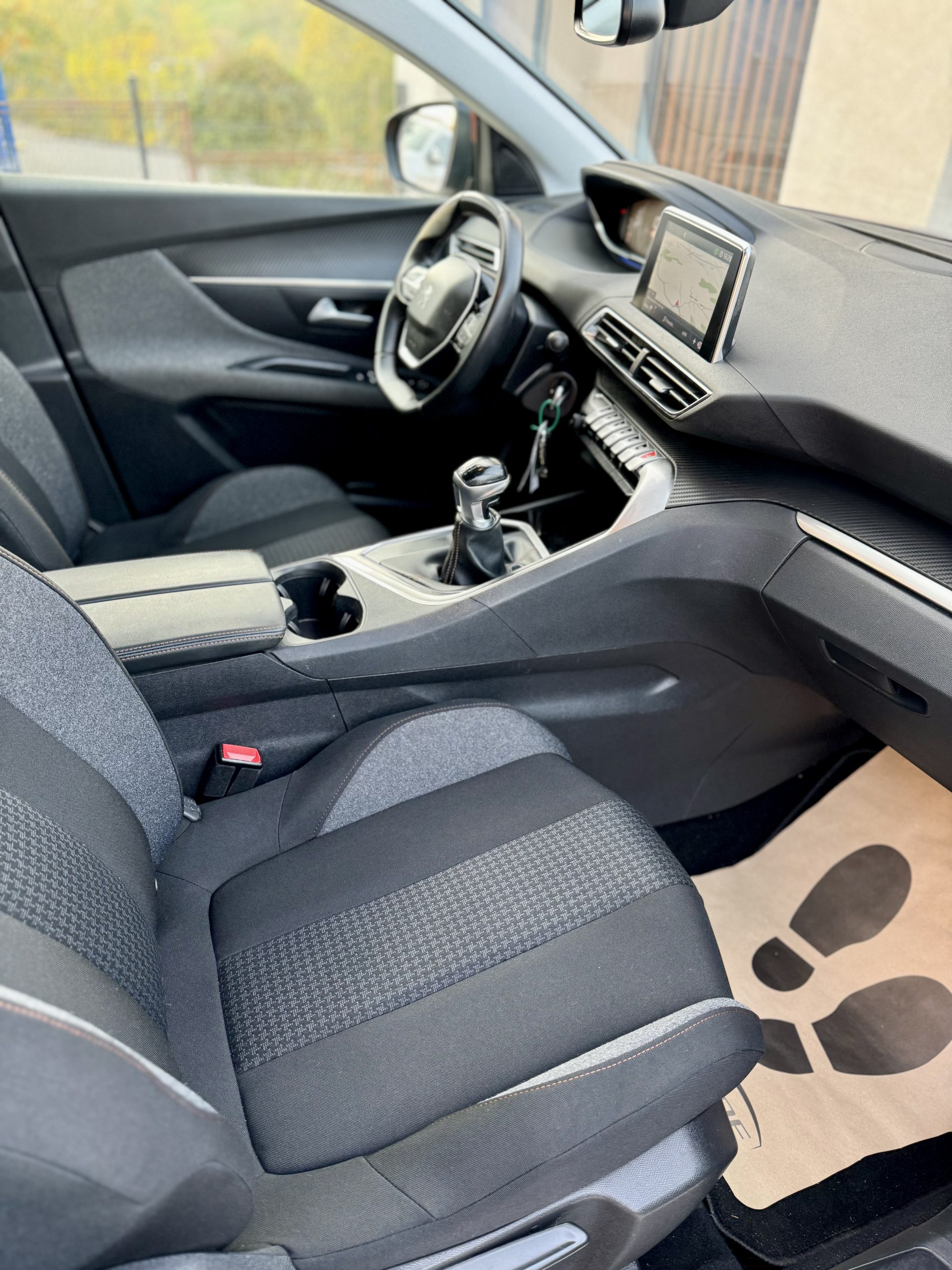 PEUGEOT 3008 1.5 HDI 96KW